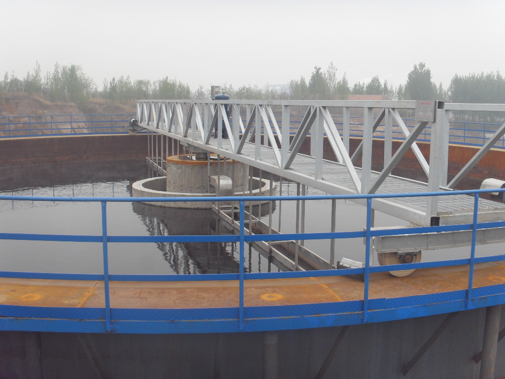 地衛(wèi)環(huán)保刮吸泥機(jī)——節(jié)能環(huán)保，高效凈化水質(zhì)